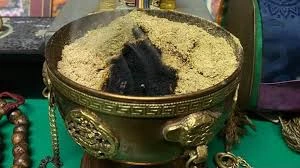 cúng sang là gì và lợi ích của cúng dường khói hương